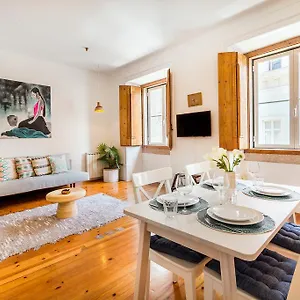chiado-central-apartment.hotels-lisbon-portugal.com/